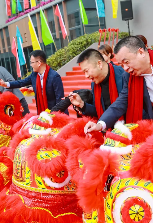 同心筑梦，焕新前行——热烈庆祝鹰牌集团乔迁之喜(图7)