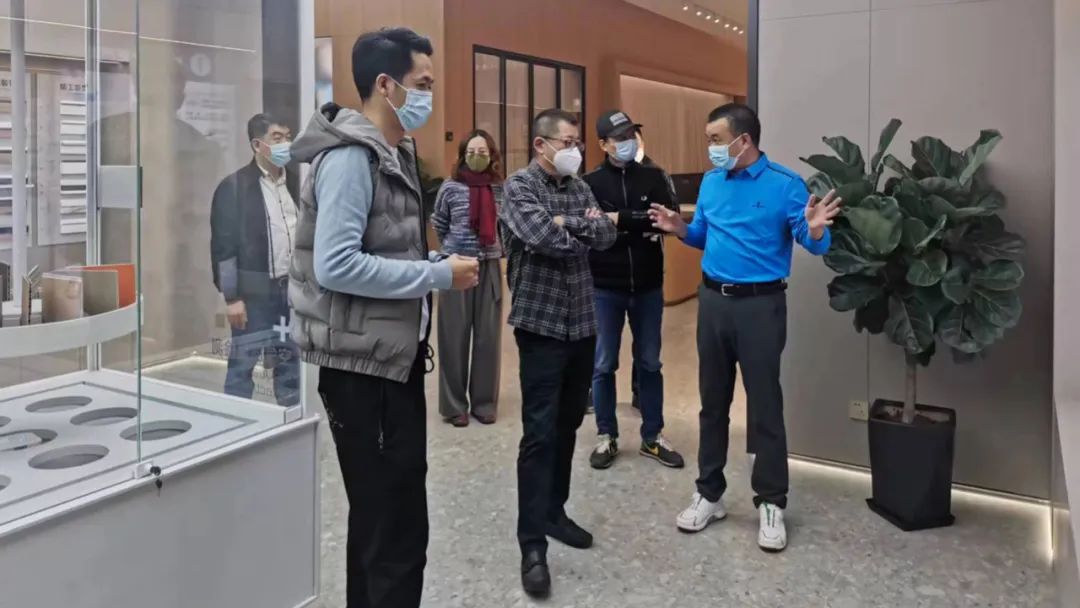 大咖来访 | 热烈欢迎中装建设熊总一行莅临鹰牌生活指导与交流(图3)
